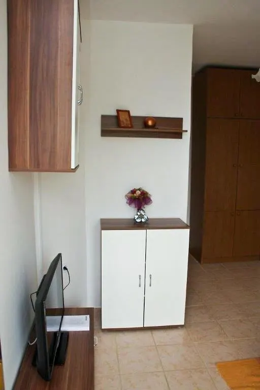 Apartments Camelia Maslenica