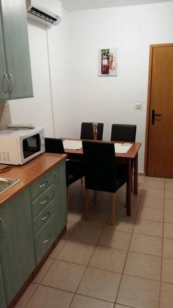 Apartments Camelia Maslenica Croatia