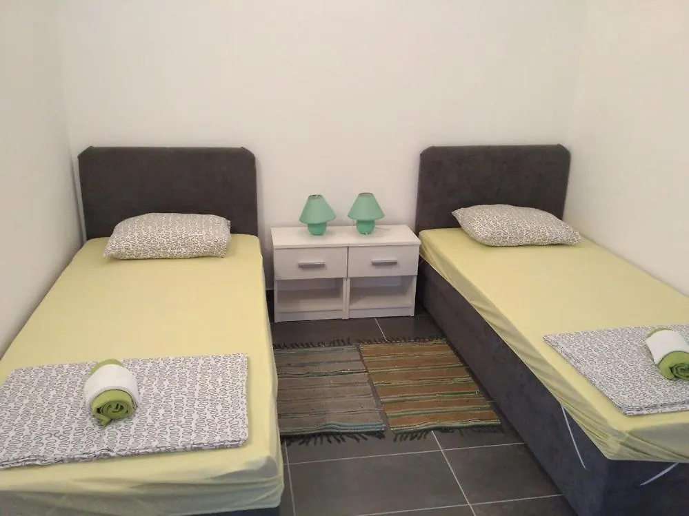 Apartments Camelia Maslenica